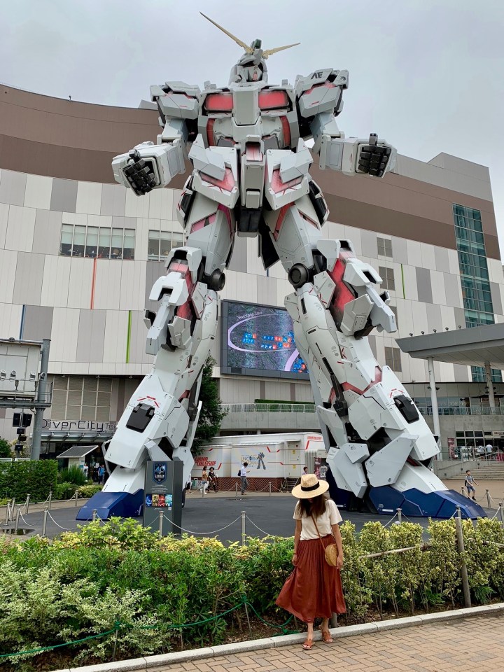 A UNICORN GUNDAM + A FASHION&nbsp;STREET